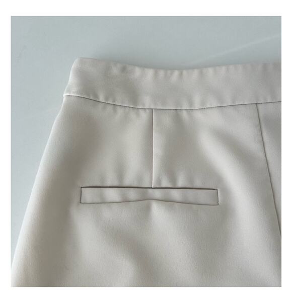 F21 white dress shorts, size M - Picture 4 of 6